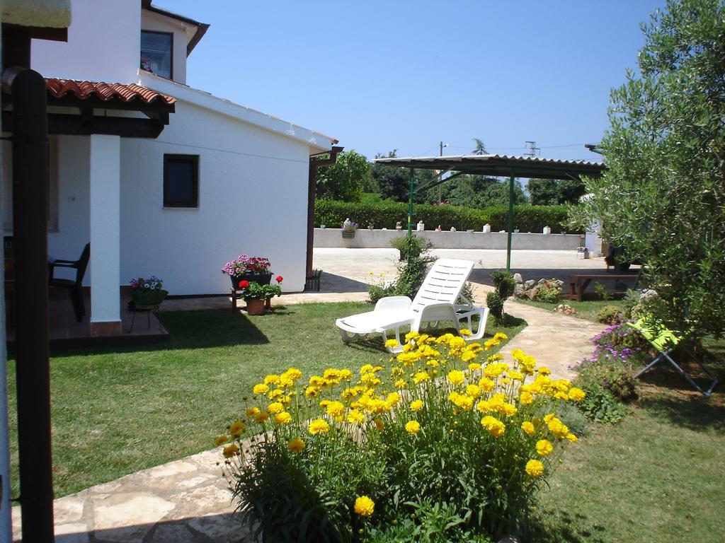 Nella Apartments Šišan Exterior foto